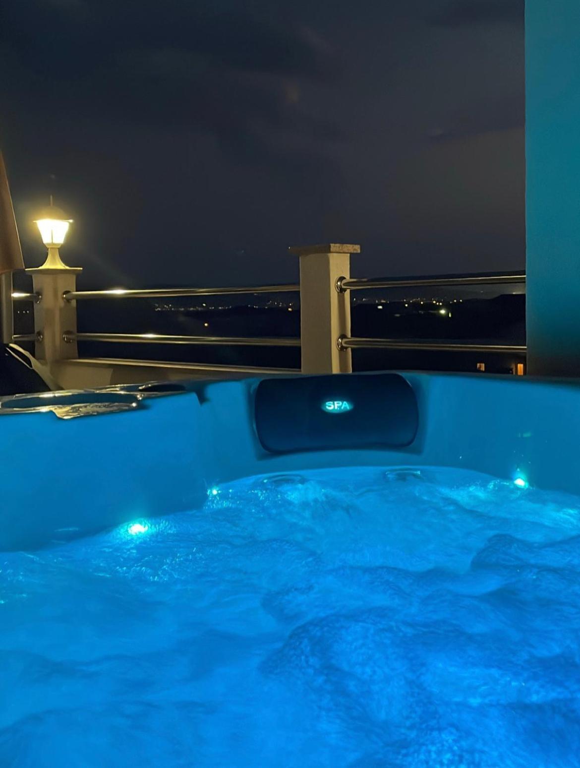 Villa Andrijana - Exclusively Yours - Family Getaway With Private Pool Kastela Ngoại thất bức ảnh