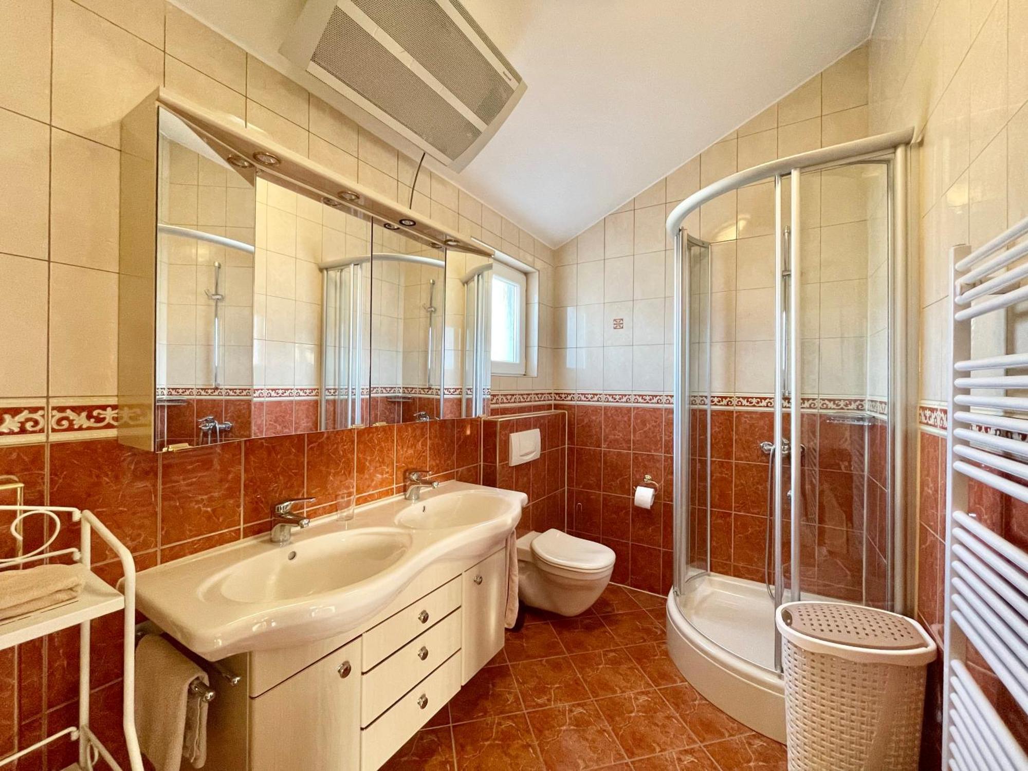 Villa Andrijana - Exclusively Yours - Family Getaway With Private Pool Kastela Ngoại thất bức ảnh