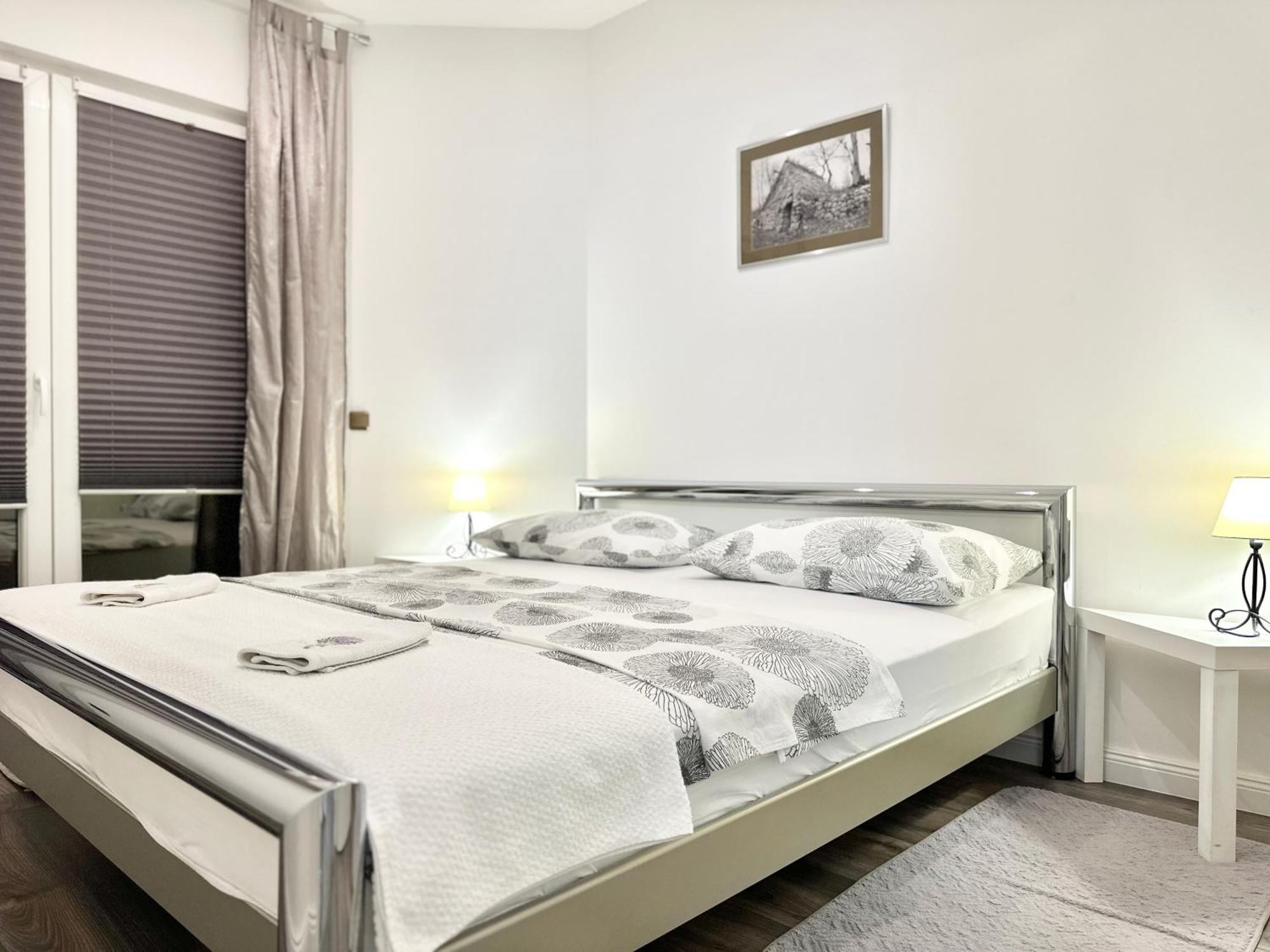 Villa Andrijana - Exclusively Yours - Family Getaway With Private Pool Kastela Ngoại thất bức ảnh