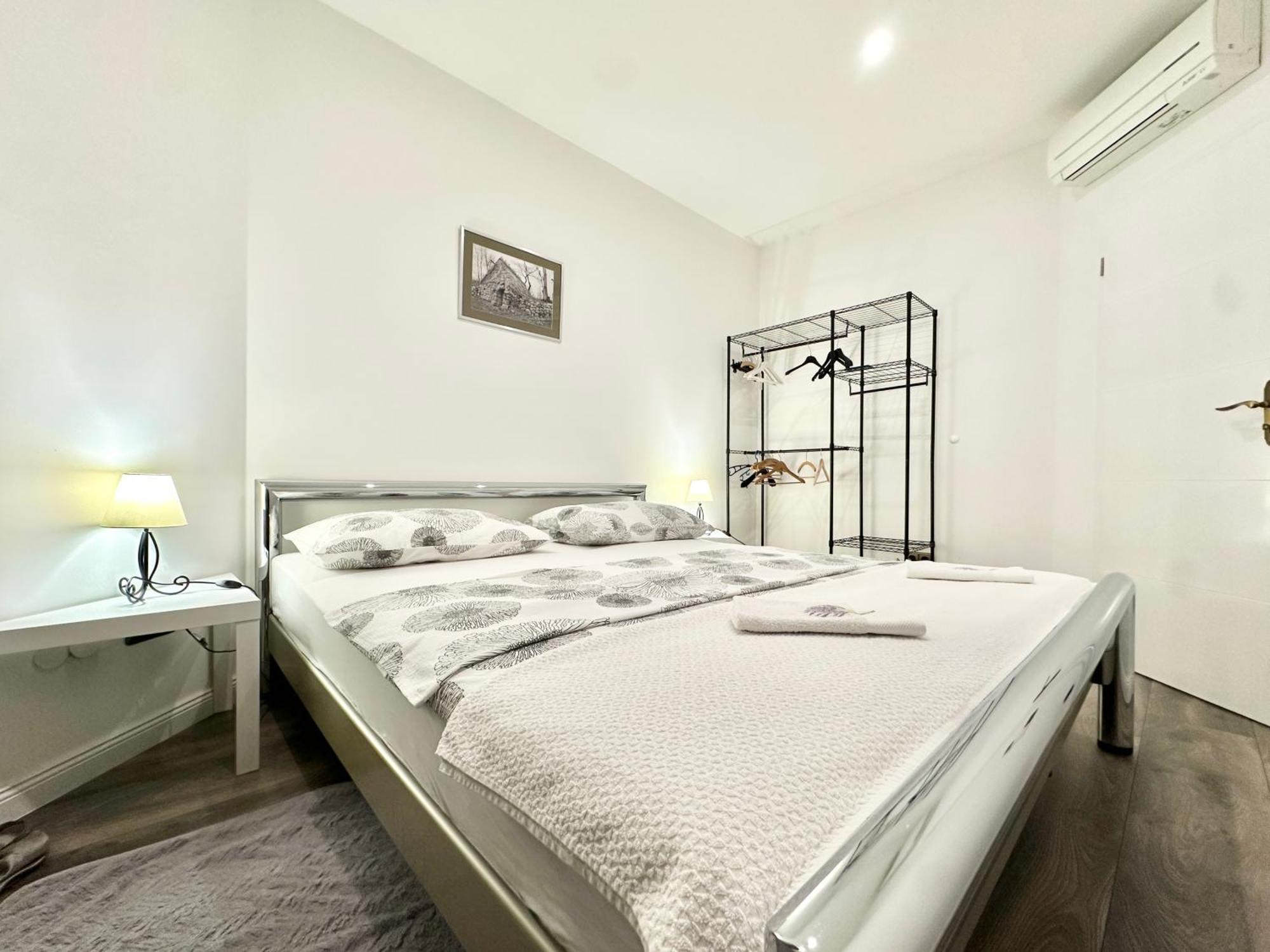 Villa Andrijana - Exclusively Yours - Family Getaway With Private Pool Kastela Ngoại thất bức ảnh